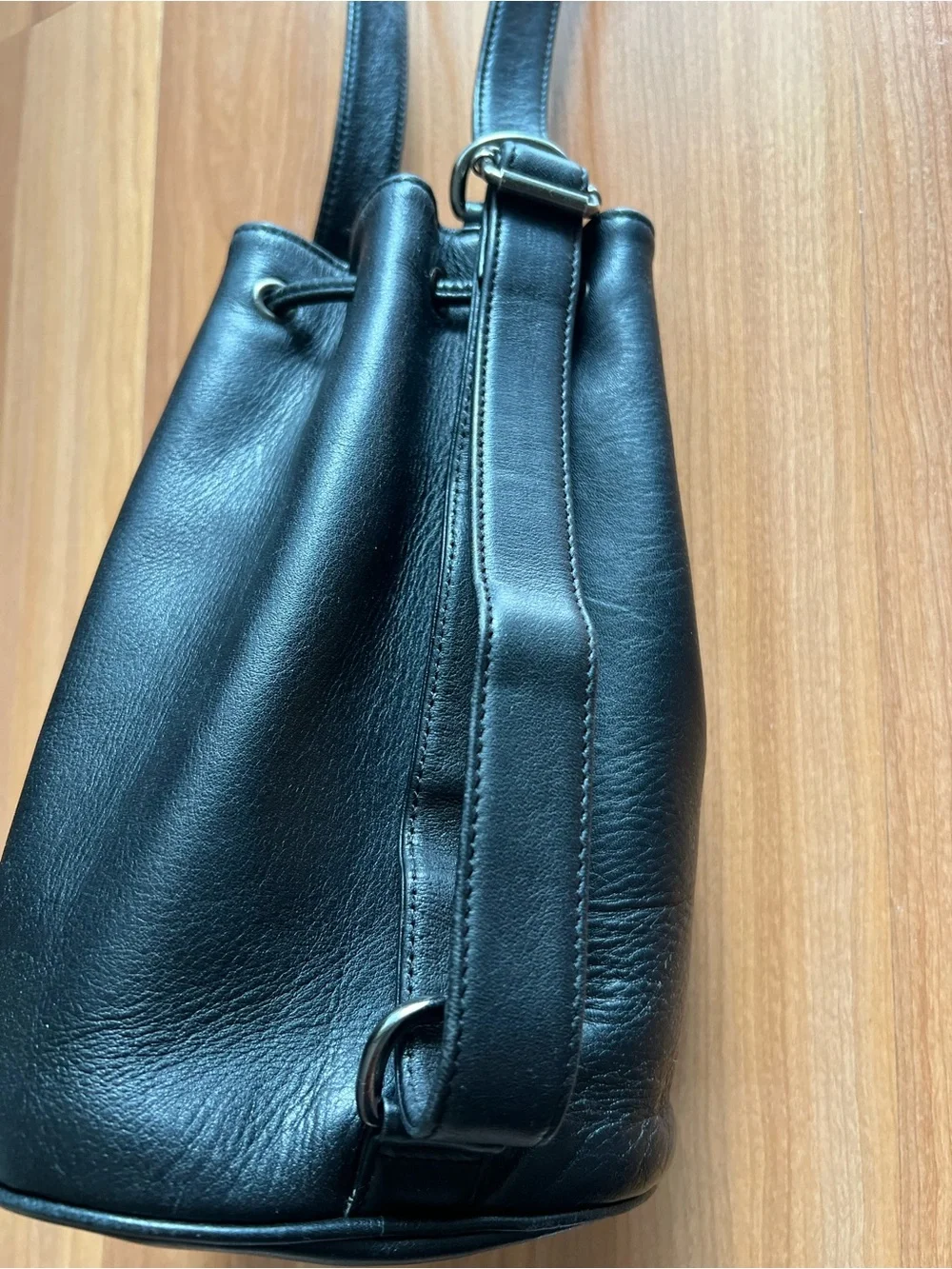 Crouch & Fitzgerald Black Leather Bucket Bag Convertible Backpack Purse